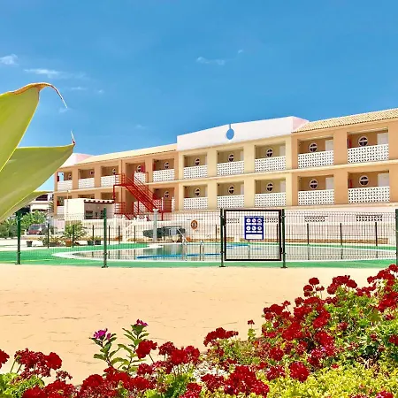 דירה Ocean Front With Pool