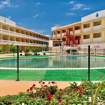 דירה Ocean Front With Pool